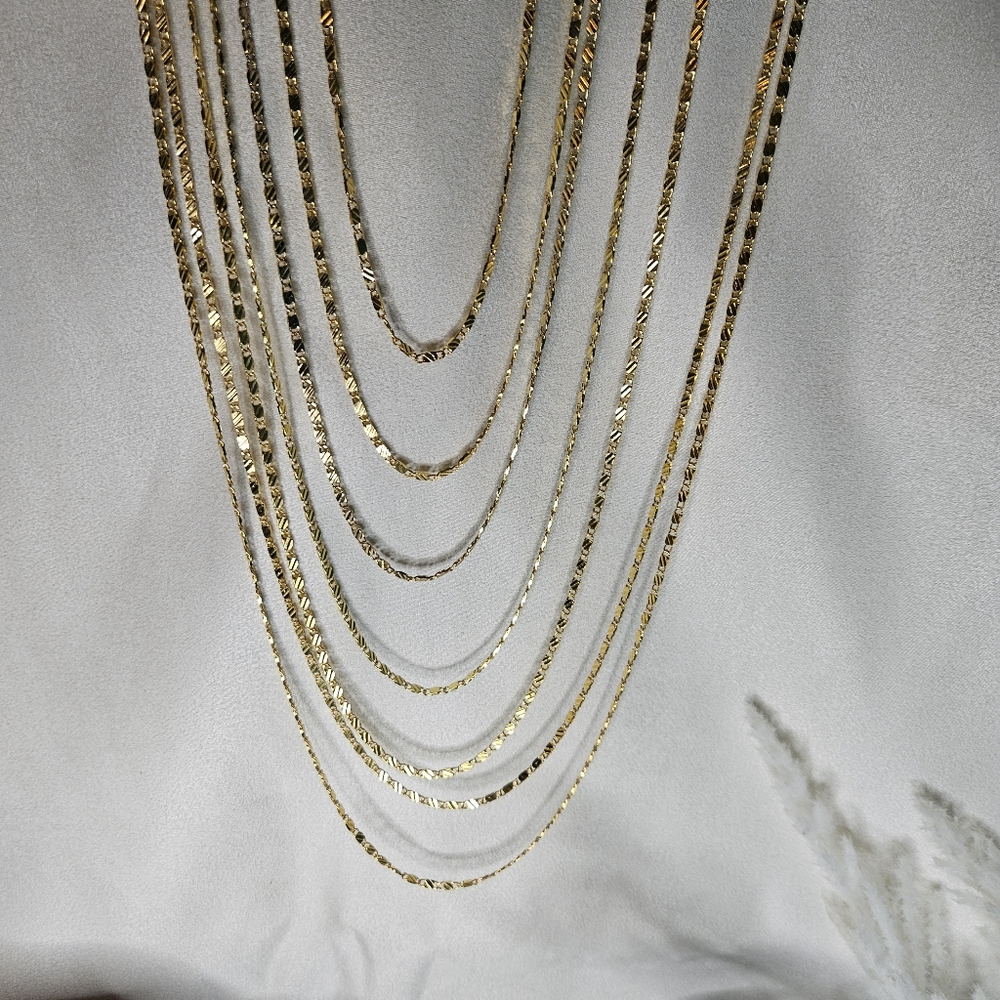 🪷14k Gold Embossed Tile Chain